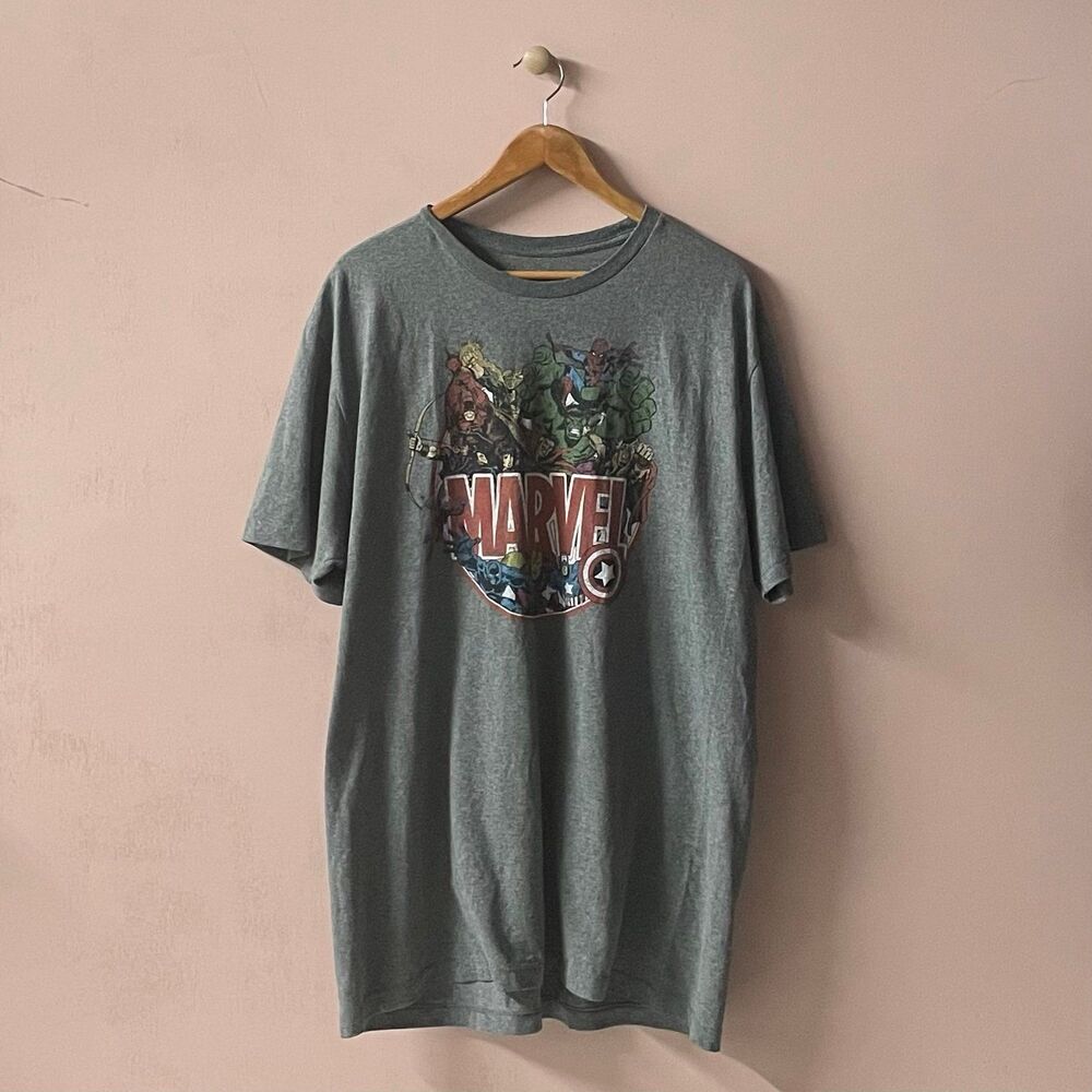 Marvel Gray Marvel Superheroes Graphic T-Shirt Size XL GUC